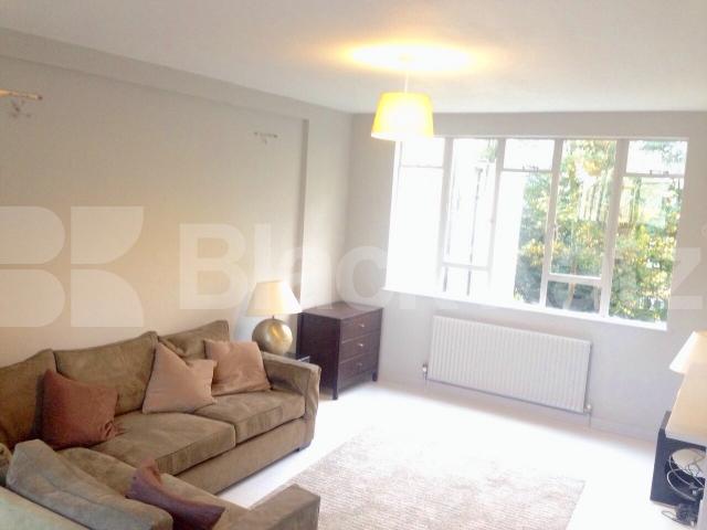 			NEW INSTRUCTION (INCLUDING COUNCIL TAX, WATER,BROADBAND), 2 Bedroom, 1 bath, 1 reception Apartment			 Thurleigh Court, Nightingale Lane, Clapham South 